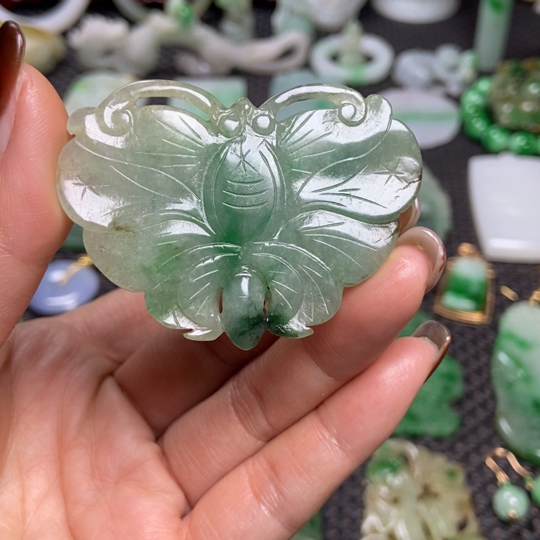 翡翠未镶嵌挂件清