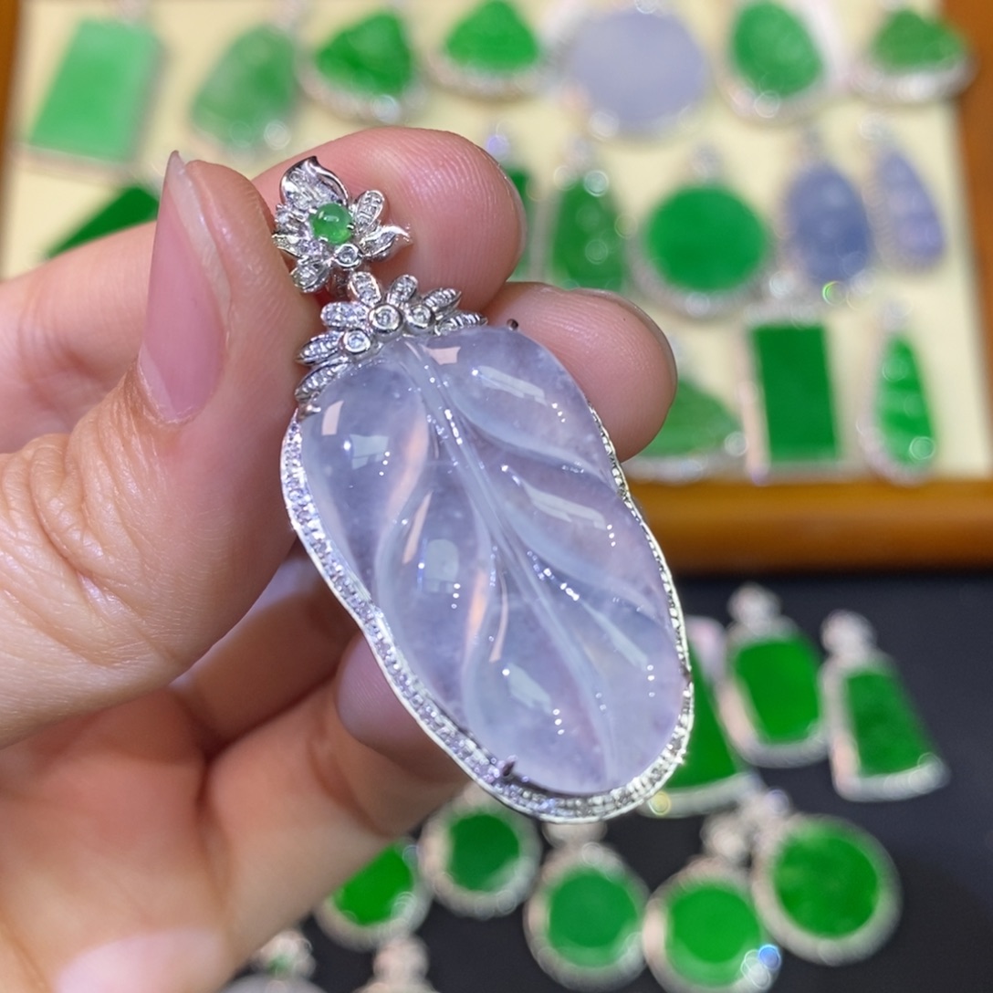 翡翠吊坠(不含链)18K金镶嵌