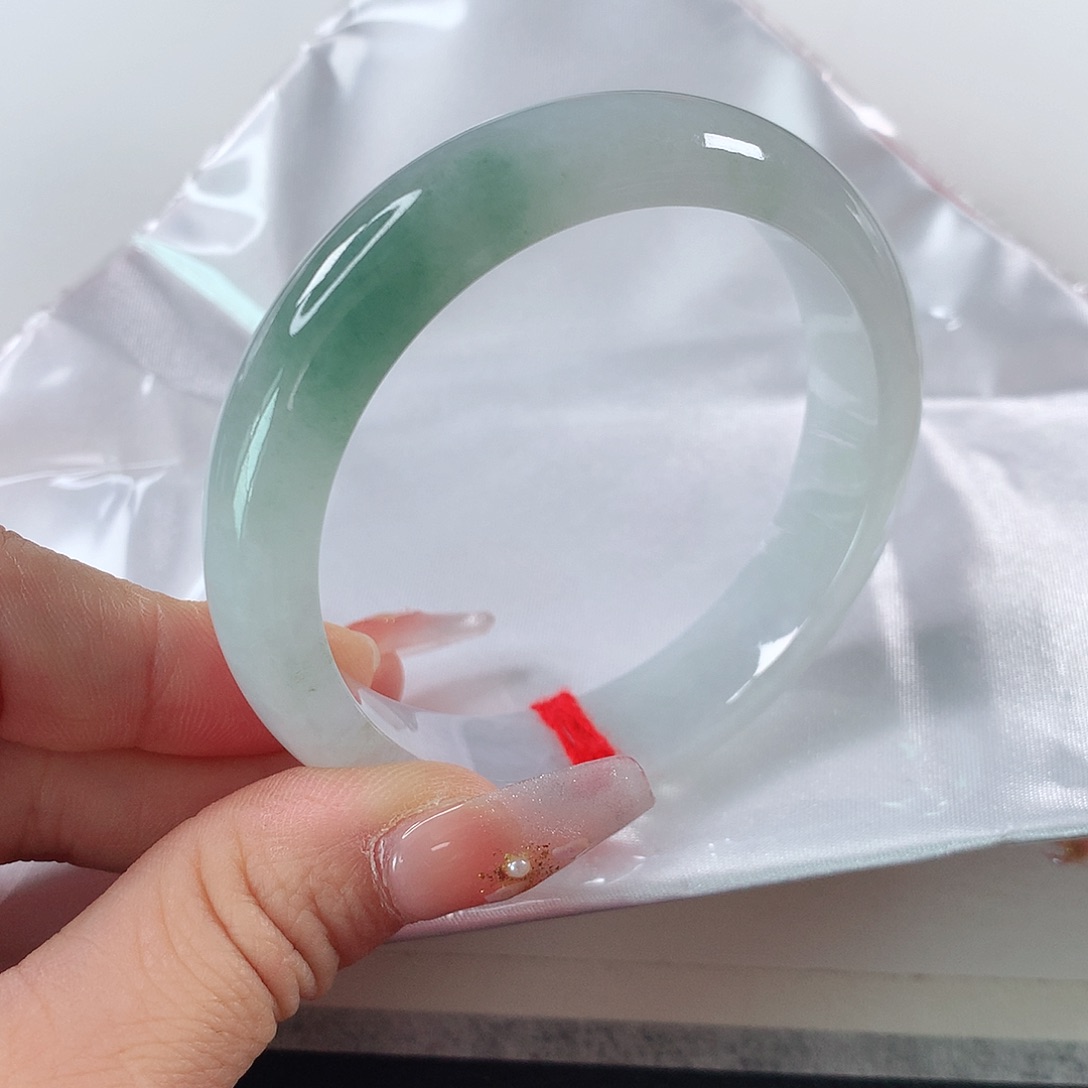 翡翠手镯未镶嵌①⑤⑨