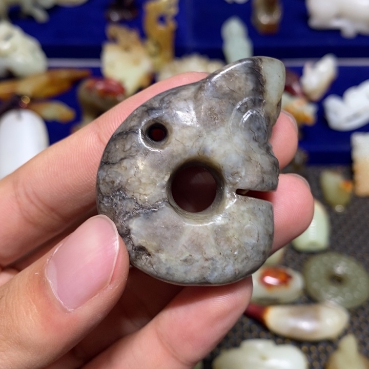 和田玉（糖玉）颈饰未镶嵌