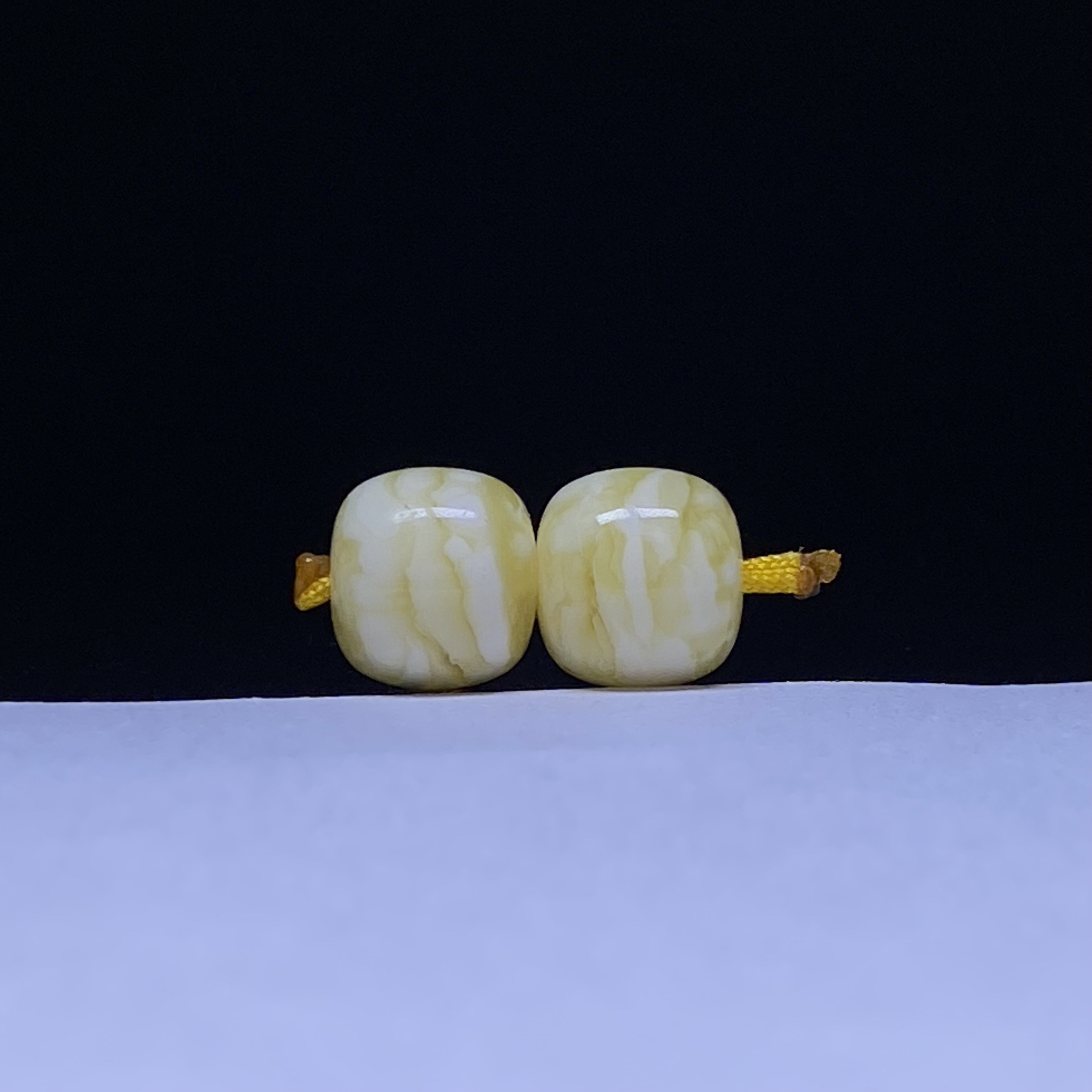 金瓷白虎皮纹老型对珠精品蜜蜡文玩配饰9mm