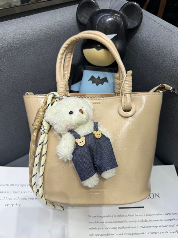 雪儿专属定制小熊菜篮子包5857