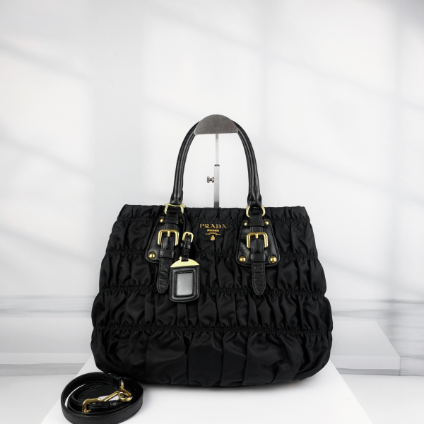 95新/普拉达/包包/市场价12000/250614zb0035