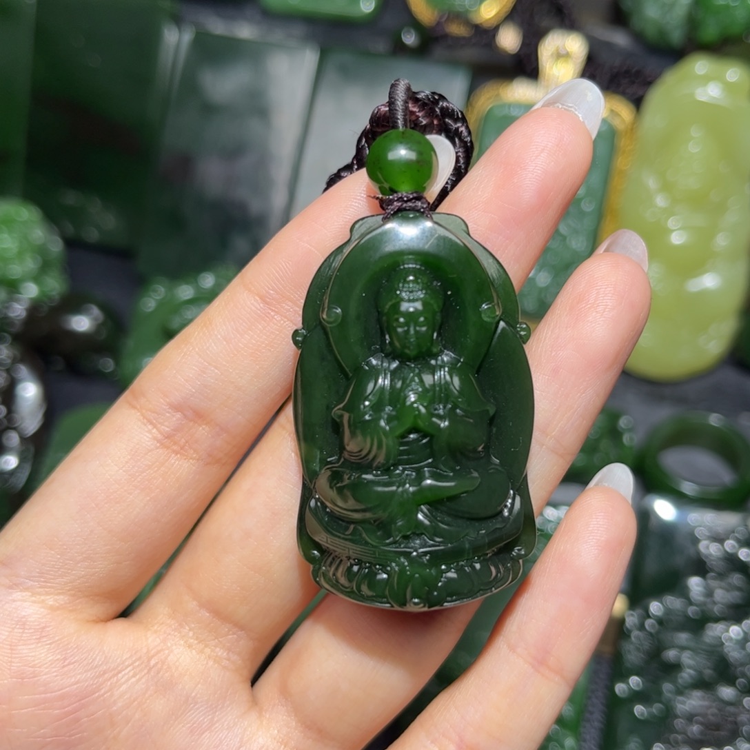 普***个和田玉未镶嵌颈饰