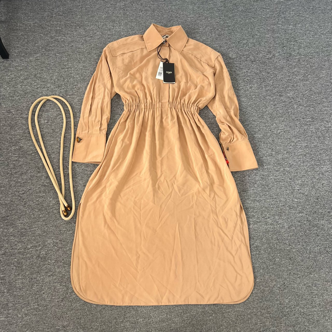 99新 FENDI/芬迪 桑蚕丝 连衣裙 卡其色 40码