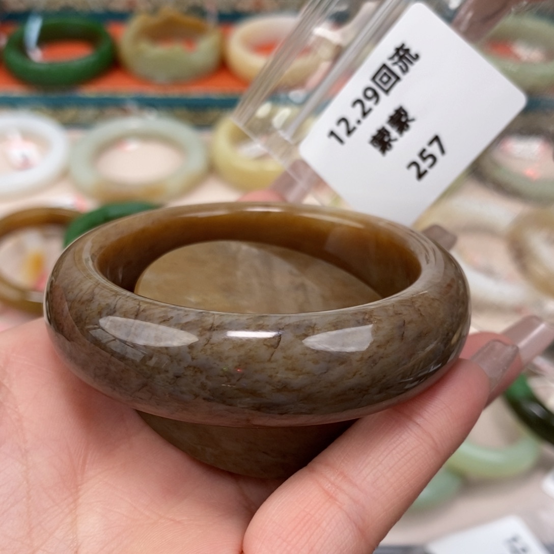 小***w和田玉未镶嵌手镯53.7回流