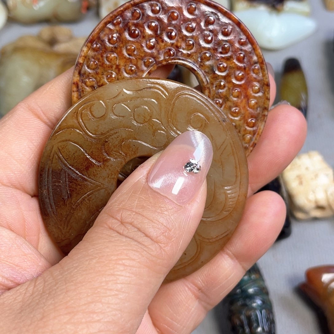 和田玉颈饰未镶嵌云***哥