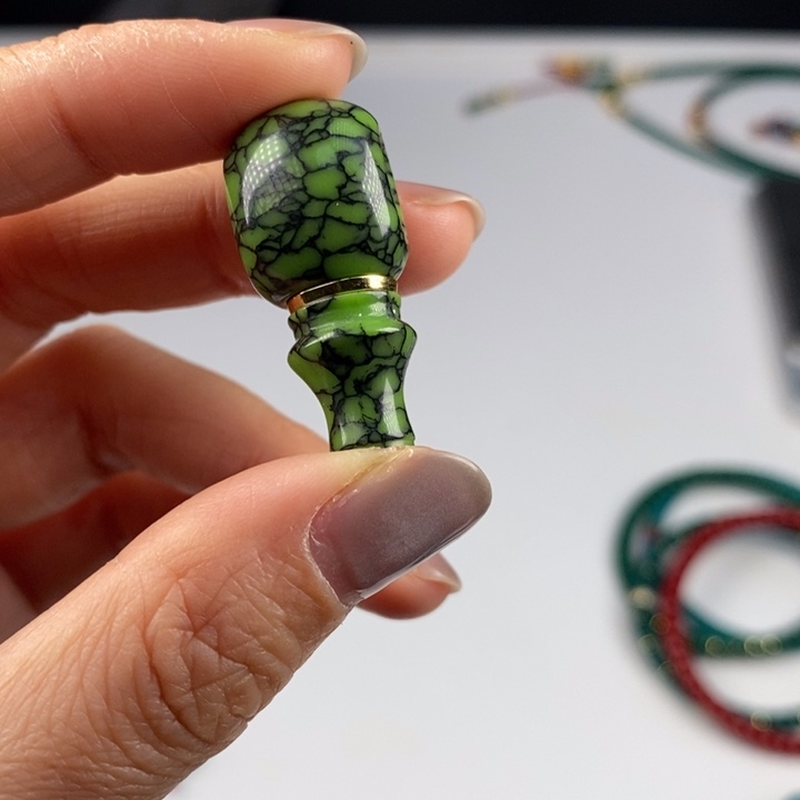 D***H玻璃颈饰绿色网花三通