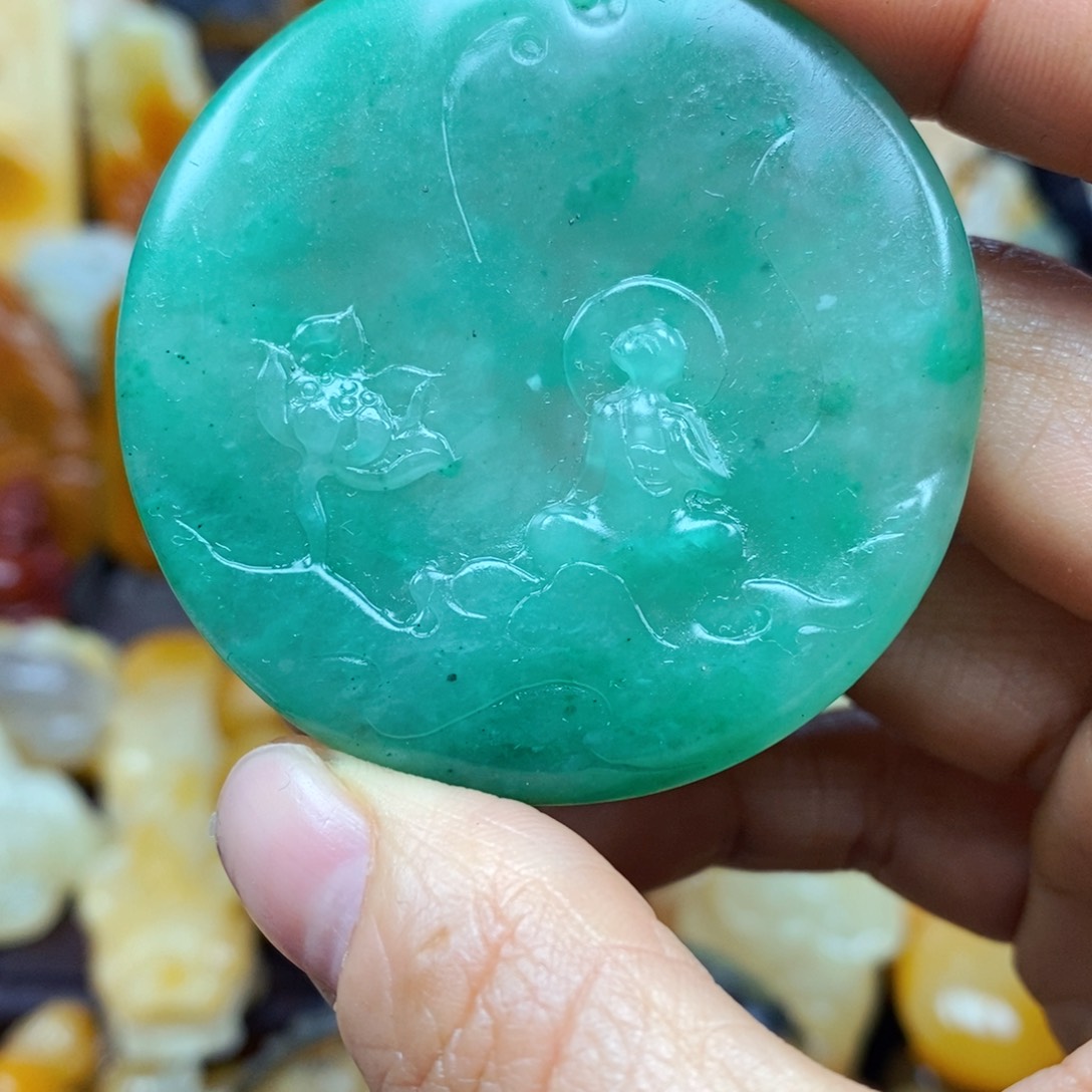 石英质玉（黄龙玉）颈饰未镶嵌