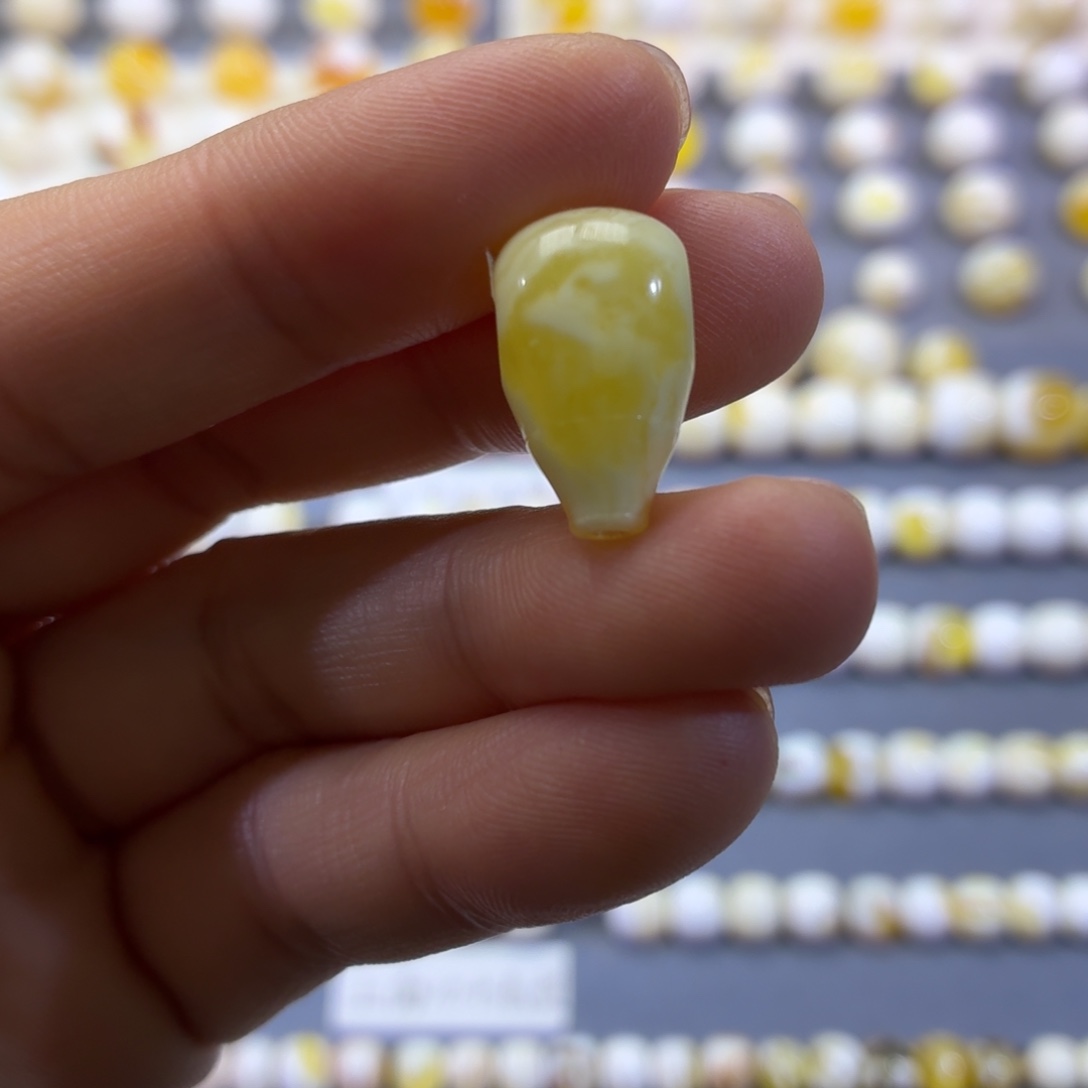 琥珀未镶嵌裸石三通