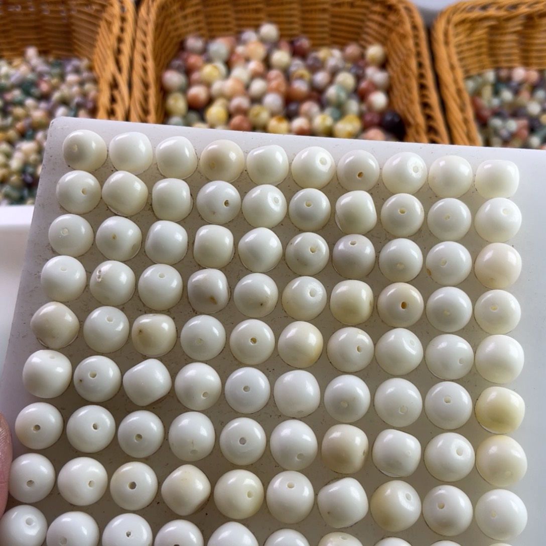 吊坠白玉菩提瑕疵12-10白玉桶珠120颗