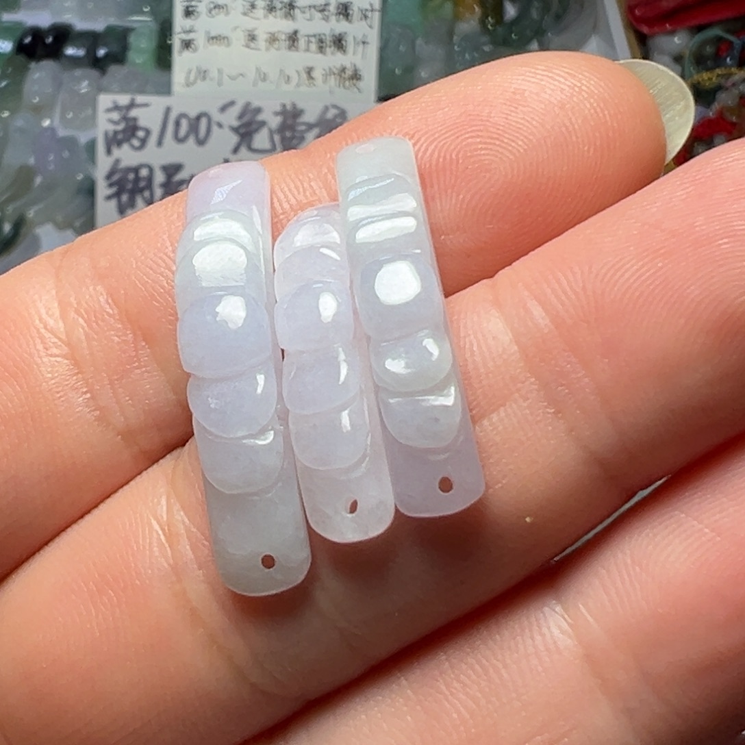 翡翠未镶嵌颈饰莲花手牌3个100块