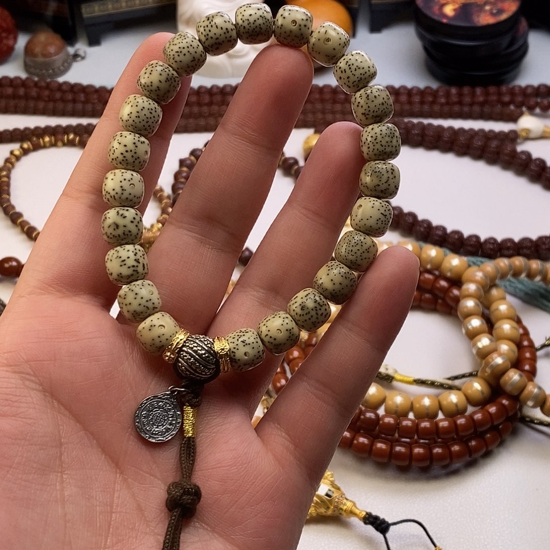 星月菩提吊坠。。。。。。。。。。。