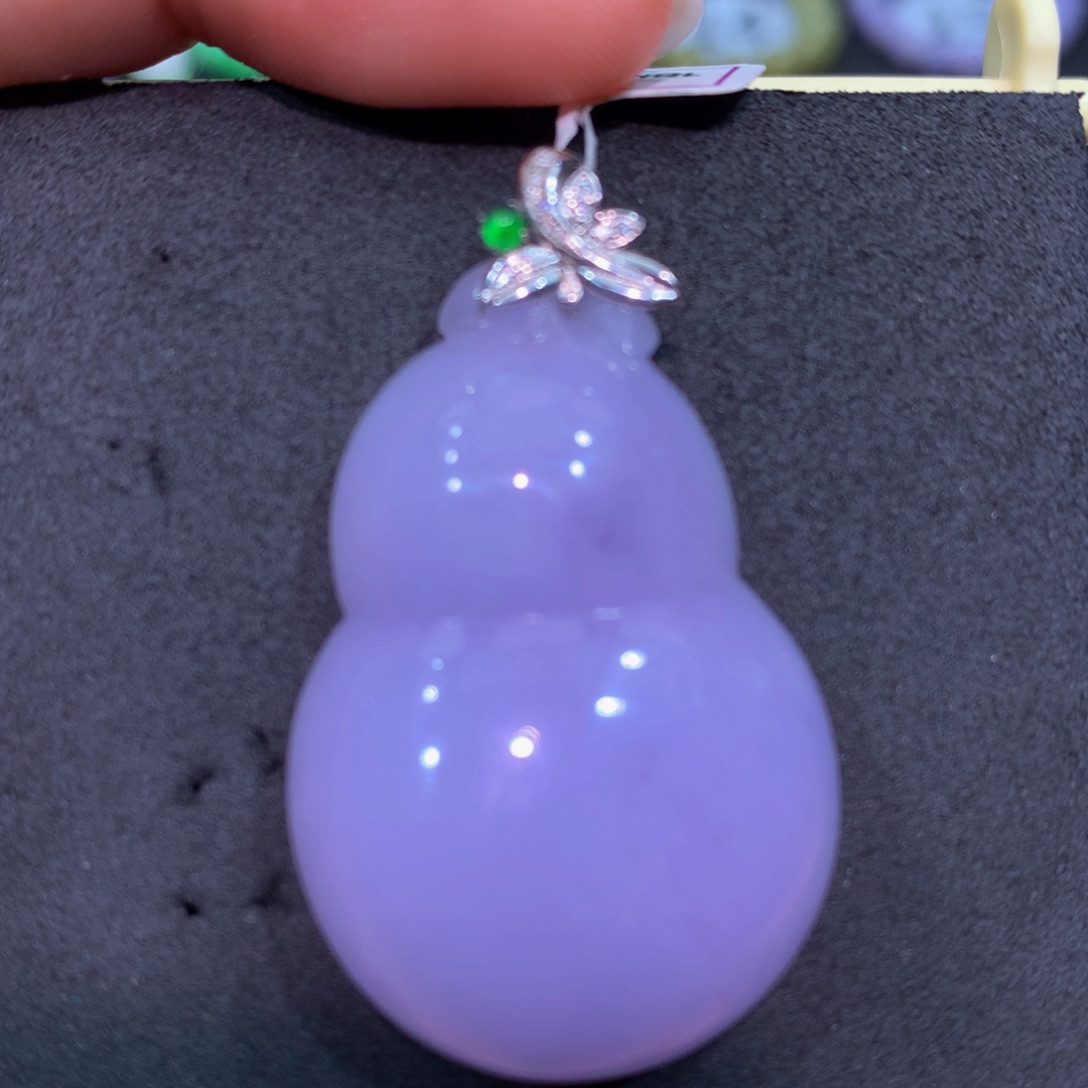 翡翠18K金镶嵌颈饰翡翠