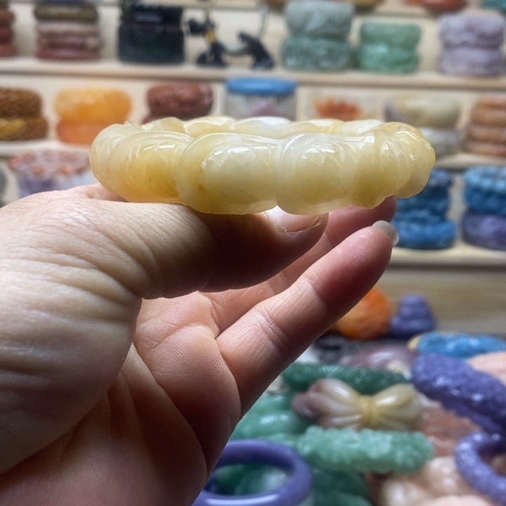 未镶嵌手镯石英质玉