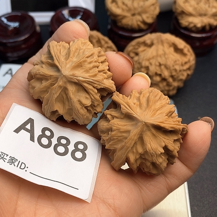 吊坠文玩核桃岐山三棱3.9