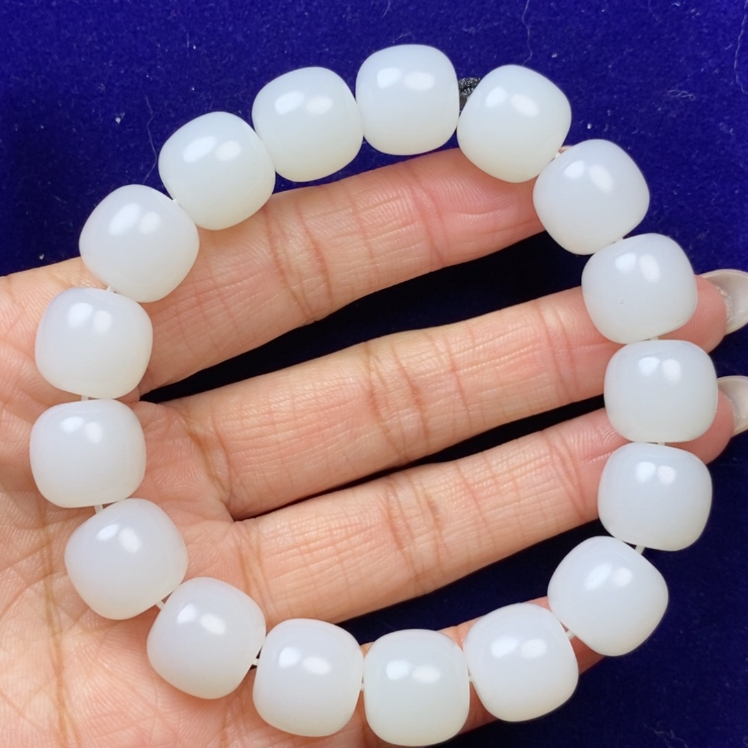 和田玉未镶嵌手串