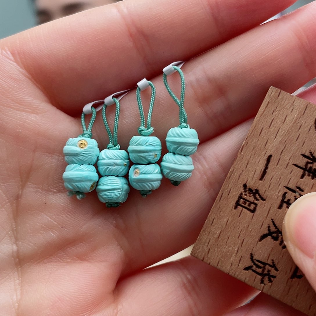 绿松石颈饰未镶嵌