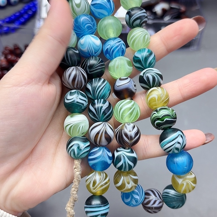 琉璃颈饰琉璃琉璃凤尾珠