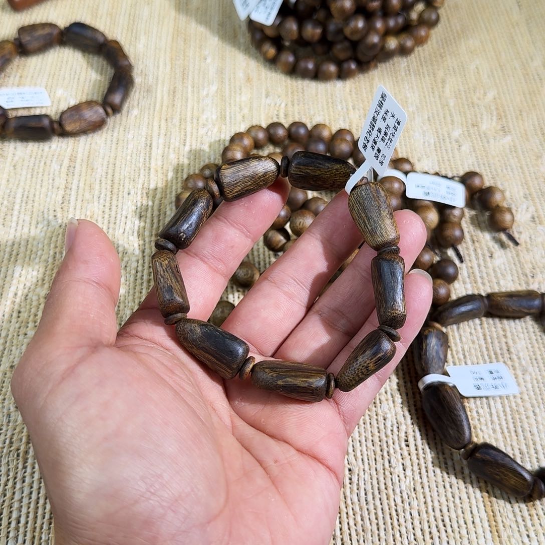 不***空沉香沉香碎屑绿棋随形精品