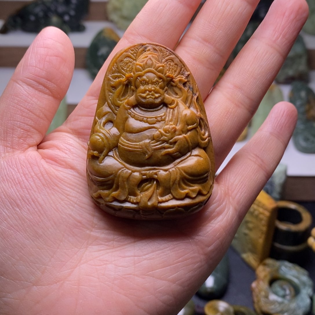 岫岩河磨玉（透闪石质玉）挂件未镶嵌?