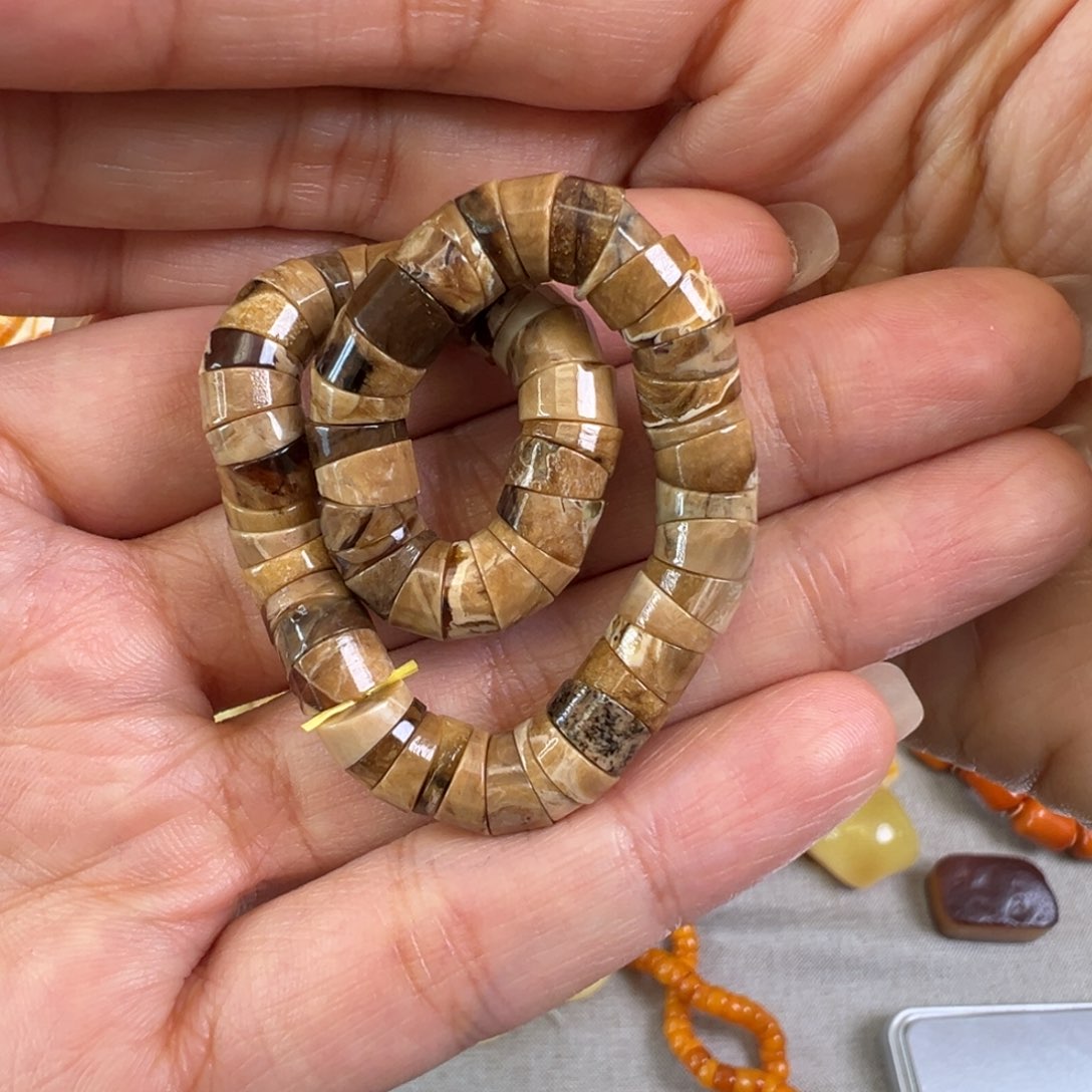 蜜蜡裸石未镶嵌蜜蜡