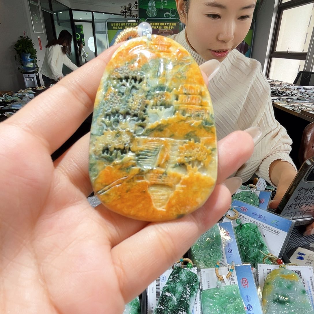 颈饰未镶嵌翡翠一