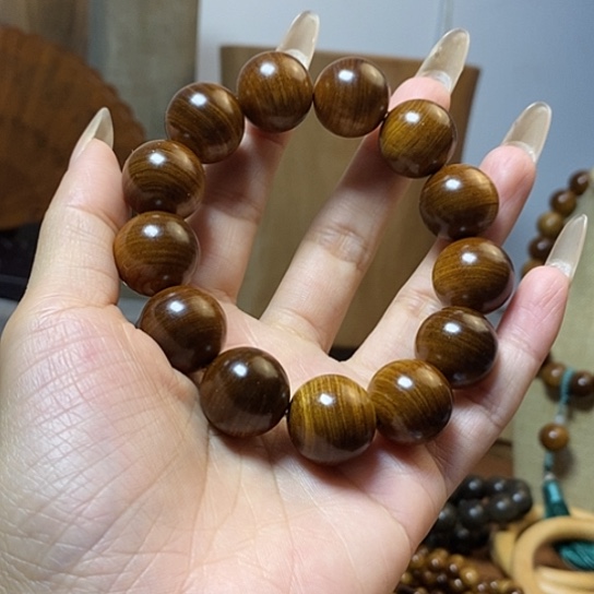 老山檀香黑肉沉水1.8手串