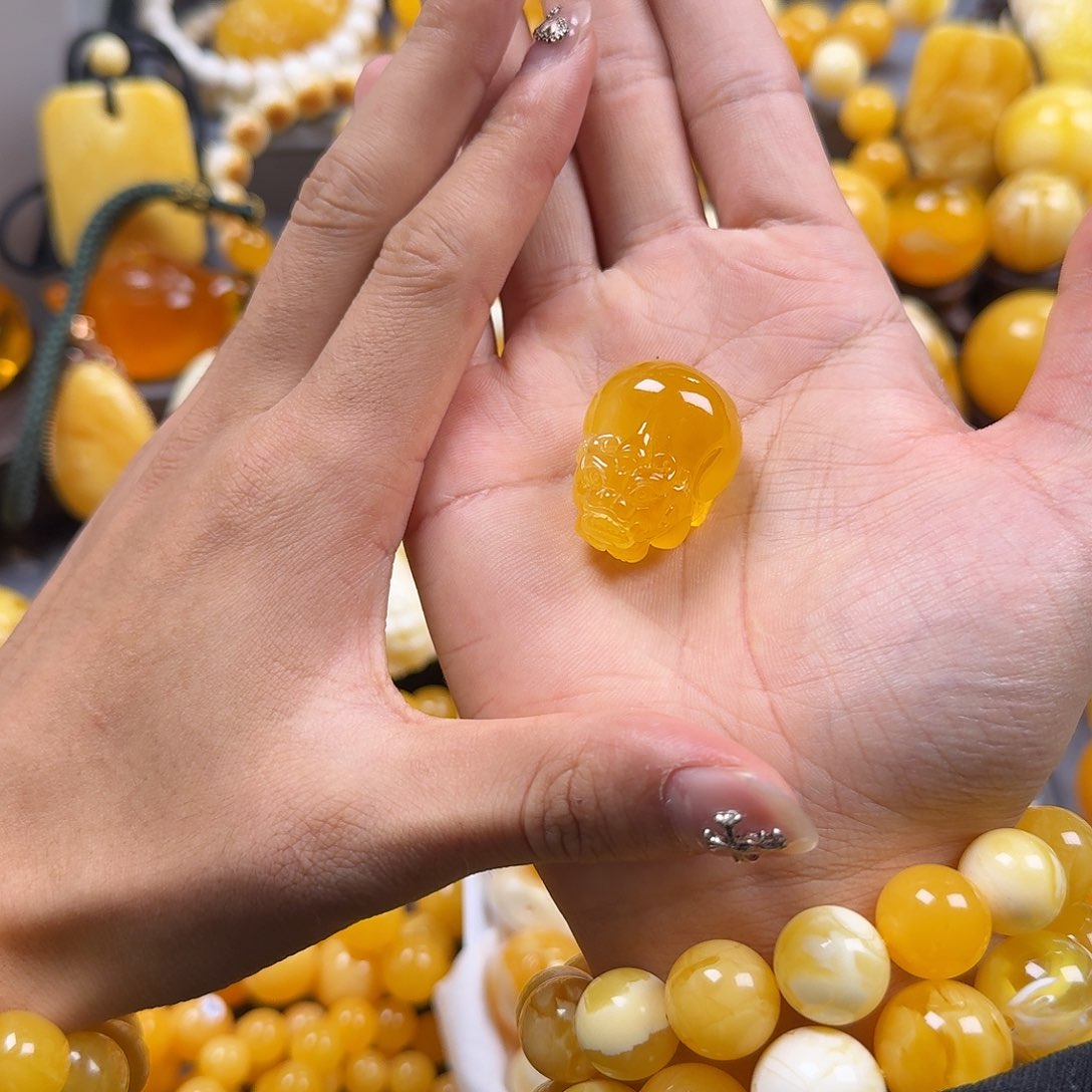 蜜蜡珠宝奇石未镶嵌