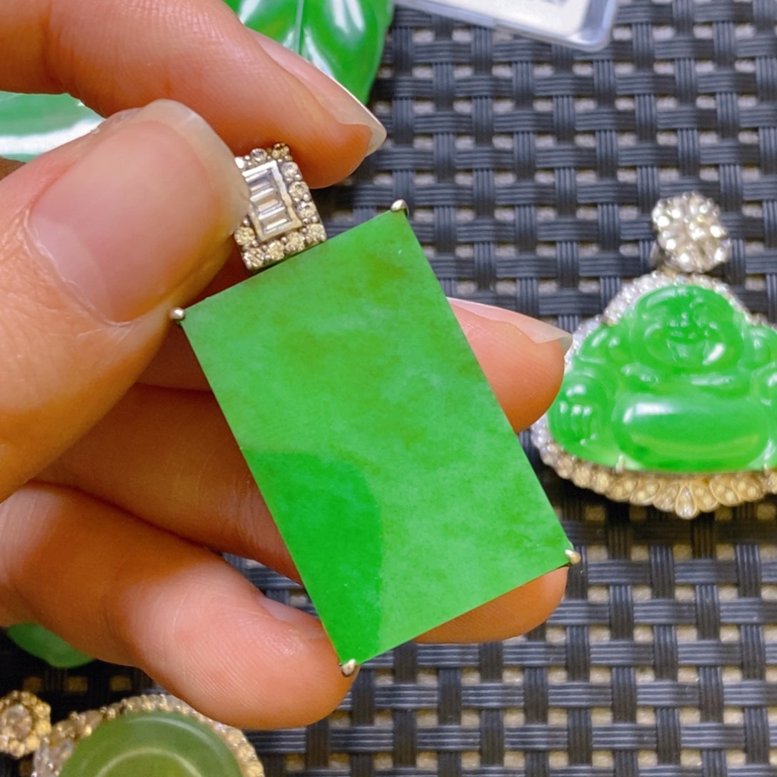 翡翠颈饰银S925镶嵌吊坠