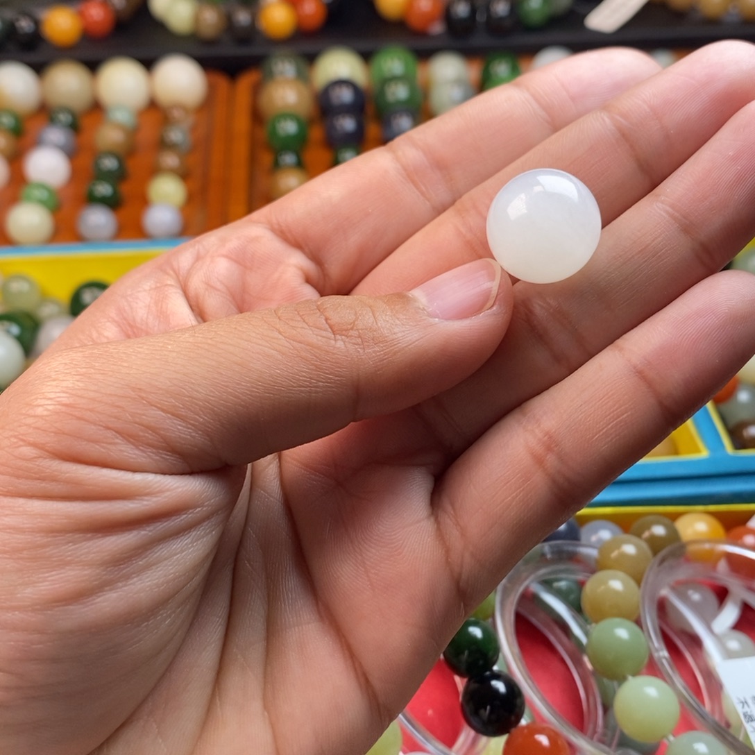 和田玉未镶嵌珠宝奇石卡16冰白y水线