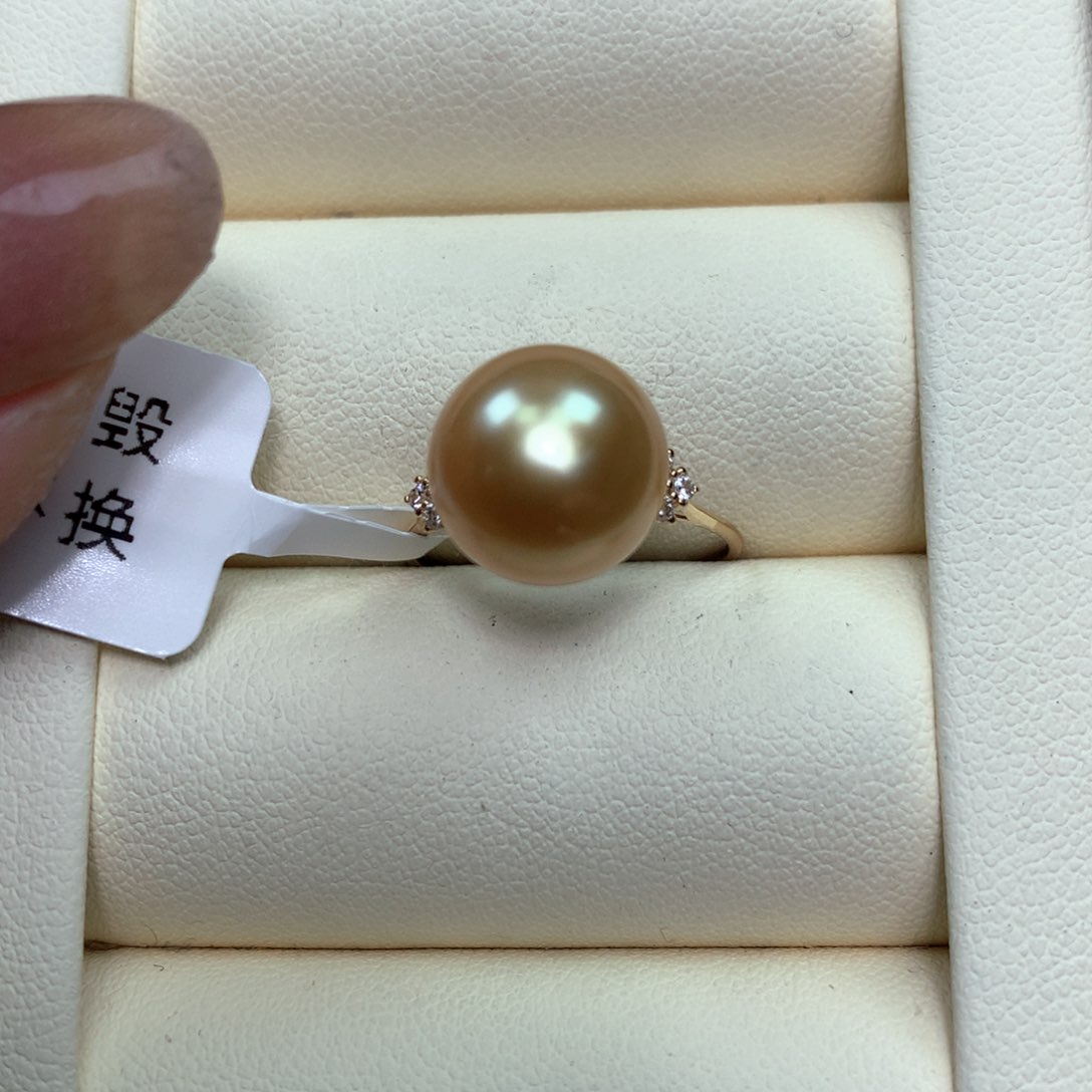 18K金镶嵌海水珍珠戒指