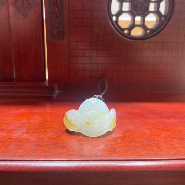 【升官发财】和田玉官帽挂坠