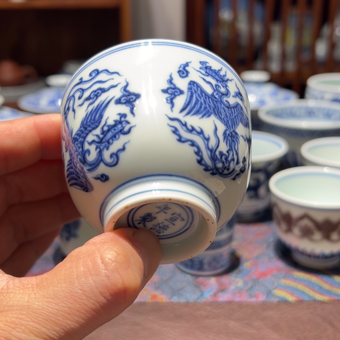 杯青花四面团凤主人杯口径约7.2厘米