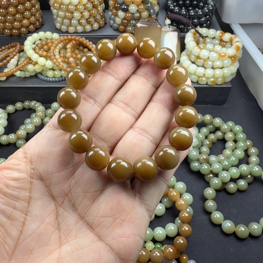 啊***C和田玉未镶嵌手链