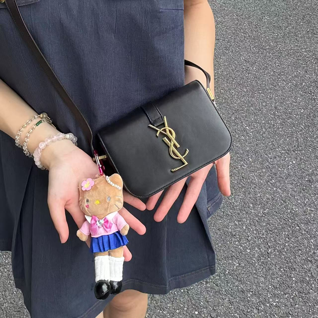 99新 YSL/圣罗兰 巧克力金扣光面斜挎包