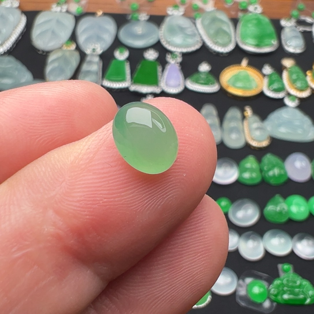 翡翠未镶嵌颈饰蛋面8.9