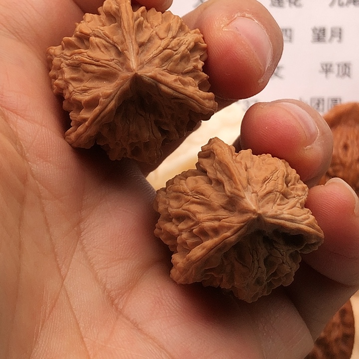 把件文玩核桃盘山三棱，边31，小手捻