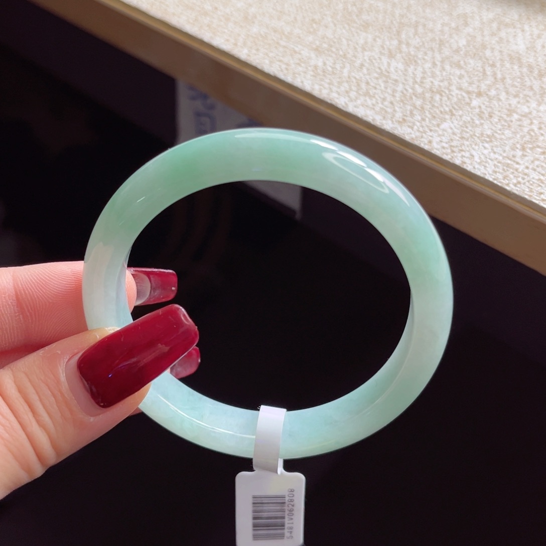 翡翠手镯未镶嵌手镯