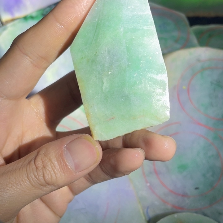 翡翠未镶嵌挂件片料