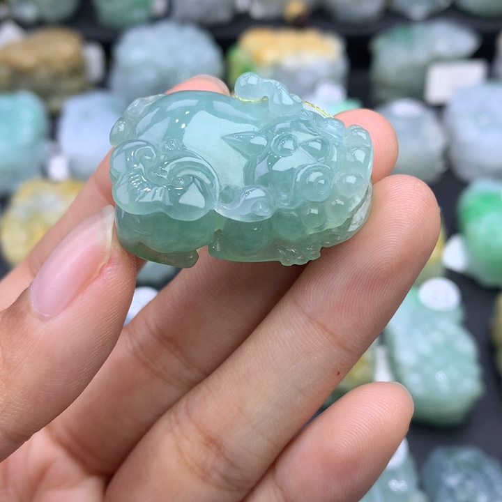 翡翠颈饰未镶嵌天然缅甸翡翠