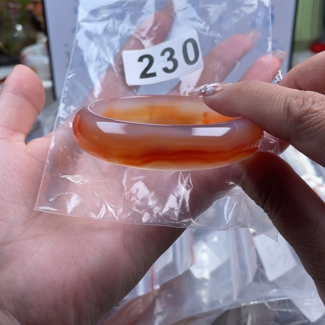 玛瑙/玉髓手镯未镶嵌