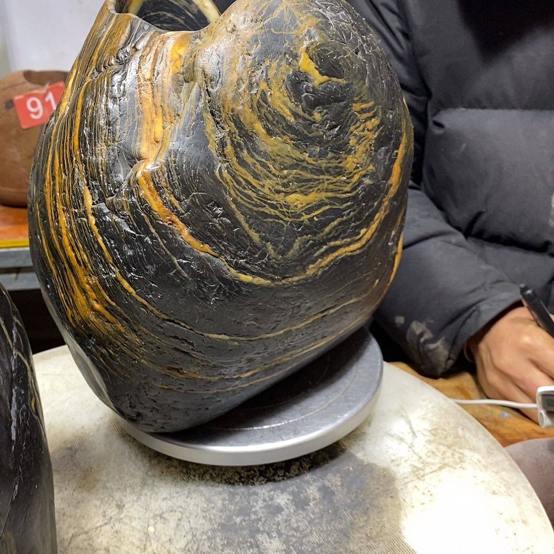 凤****石头花瓶非常漂亮哦