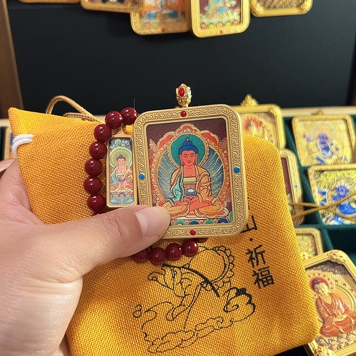王**一我是一只小小鸟的小可爱