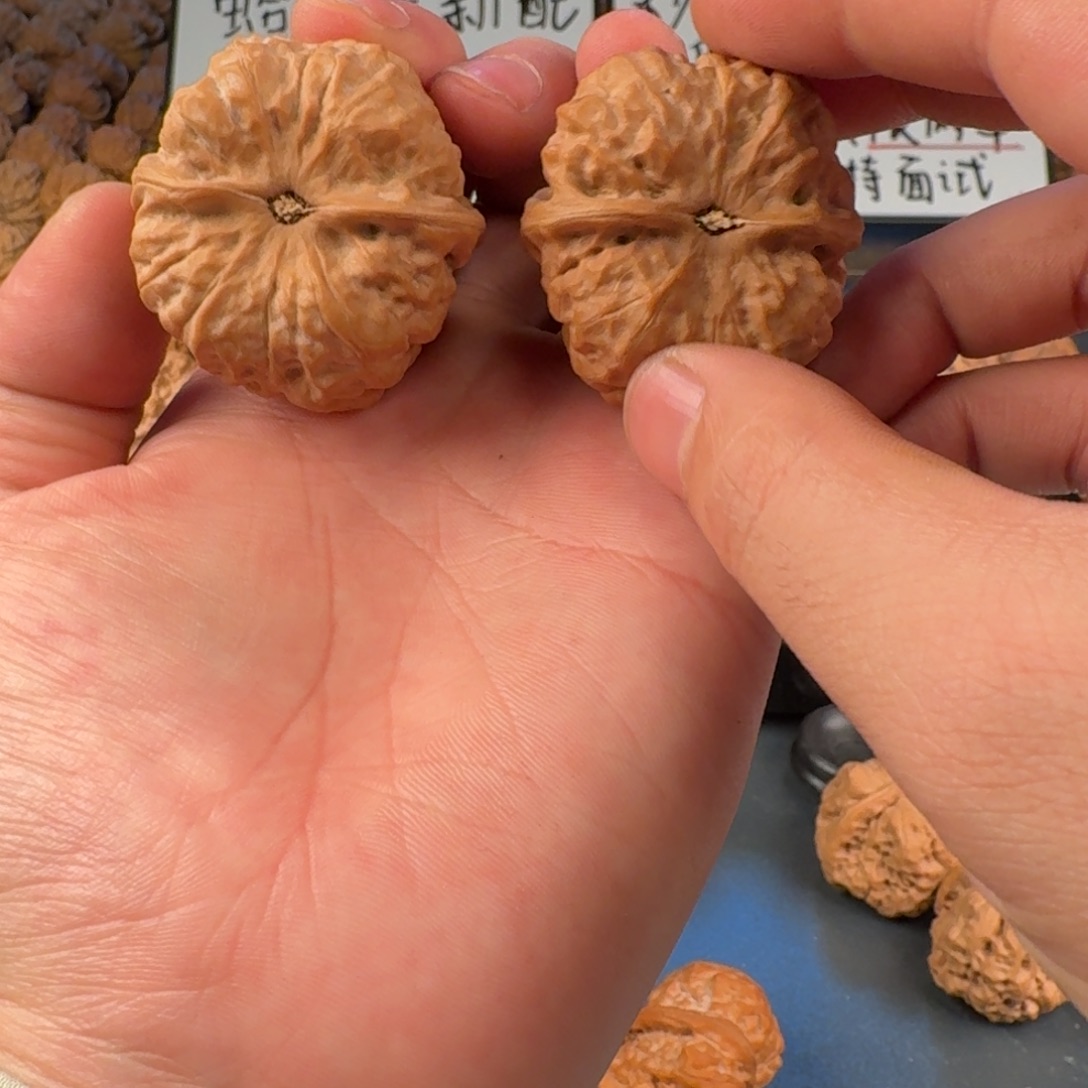 如***意文玩核桃吊坠蛤蟆的眼睛是真的好看啊我的天啊