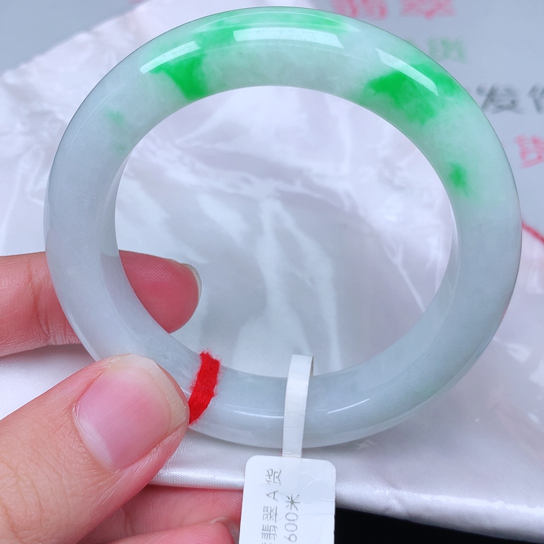 未镶嵌手镯翡翠天然翡翠手镯
