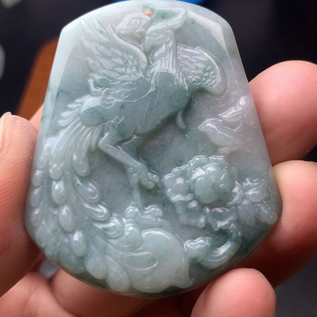 翡翠未镶嵌颈饰翡翠首饰和翡翠珠宝