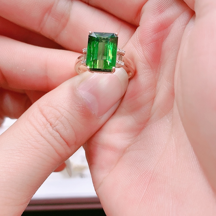 碧玺戒指18K金镶嵌8.5✖️11.4