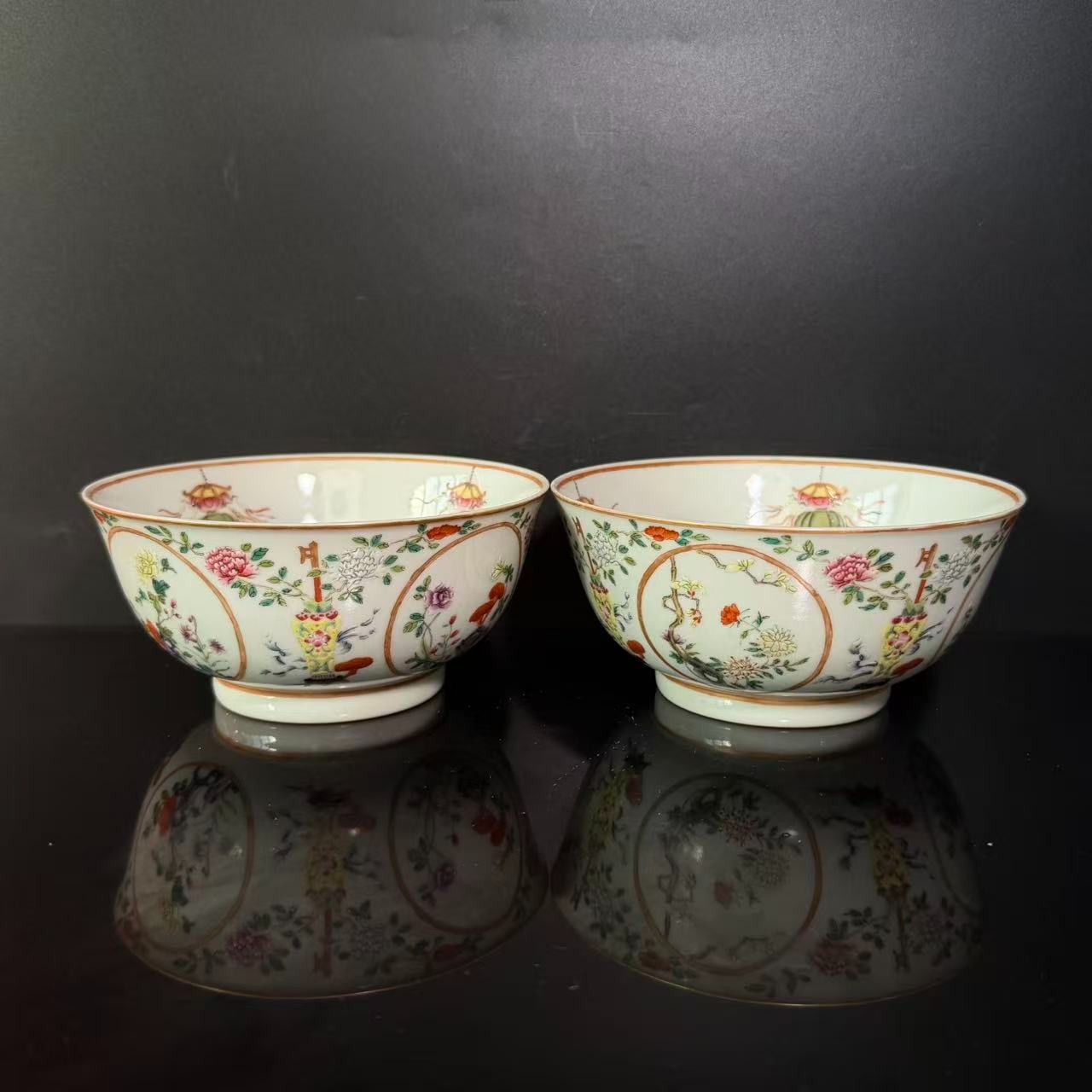 Lot25-粉彩碗一对乾隆年制款H:7cmD:14.5-LF12090050001063
