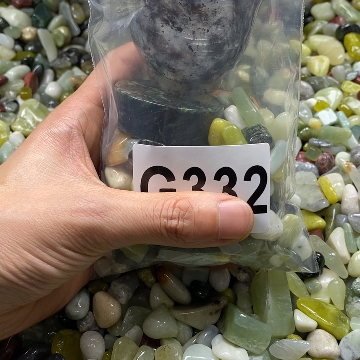 蛇纹石玉鱼缸石未镶嵌